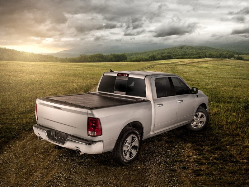 Roll-N-Lock 15-18 Ford F-150 SB 77-3/8in M-Series Retractable Tonneau Cover Roll-N-Lock