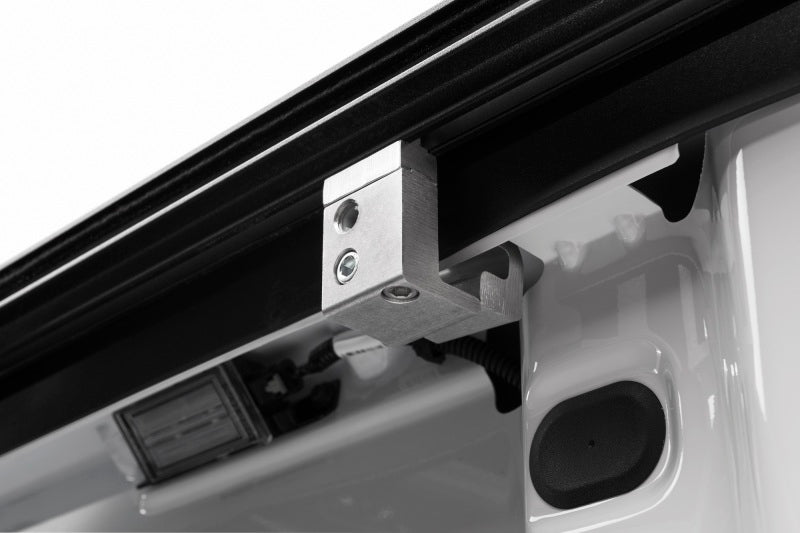 Retrax 15-22 Ford F-150 Super Crew/Super Cab & F-150 Lightning (5.5ft. Bed) Retrax IX Retrax